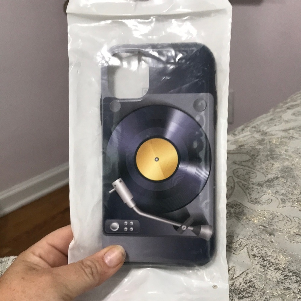 New in case  case for the iPhone 12 never opened or used.